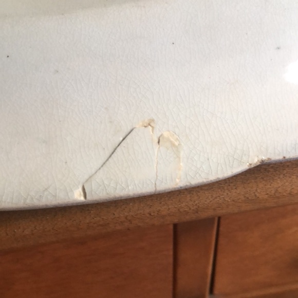 Vintage Leicester platter from prior to 1960. One chip as shown in pictures. - Picture 7 of 9